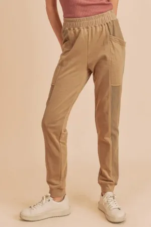 Aemi   Co Elastic Waist Joggers with Pockets