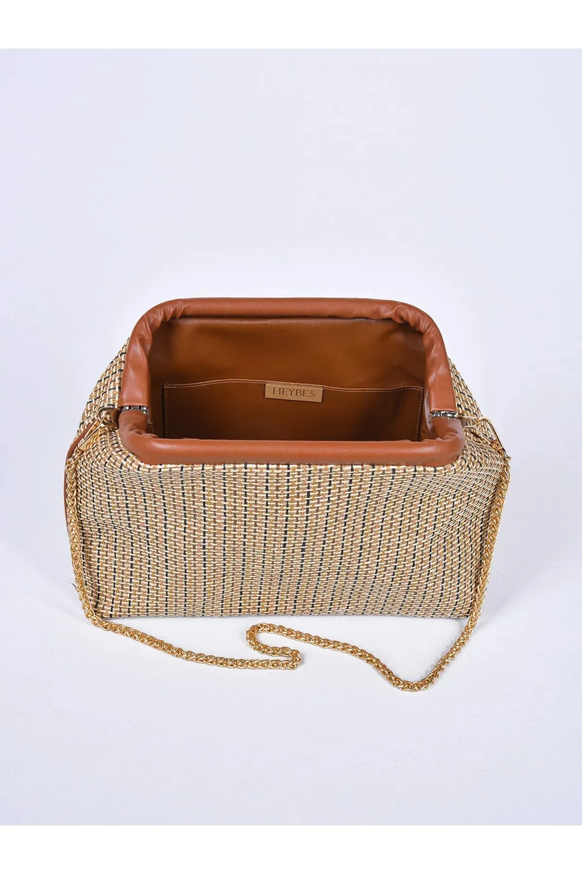 Line Pattern Chain Strap Shoulder Bag