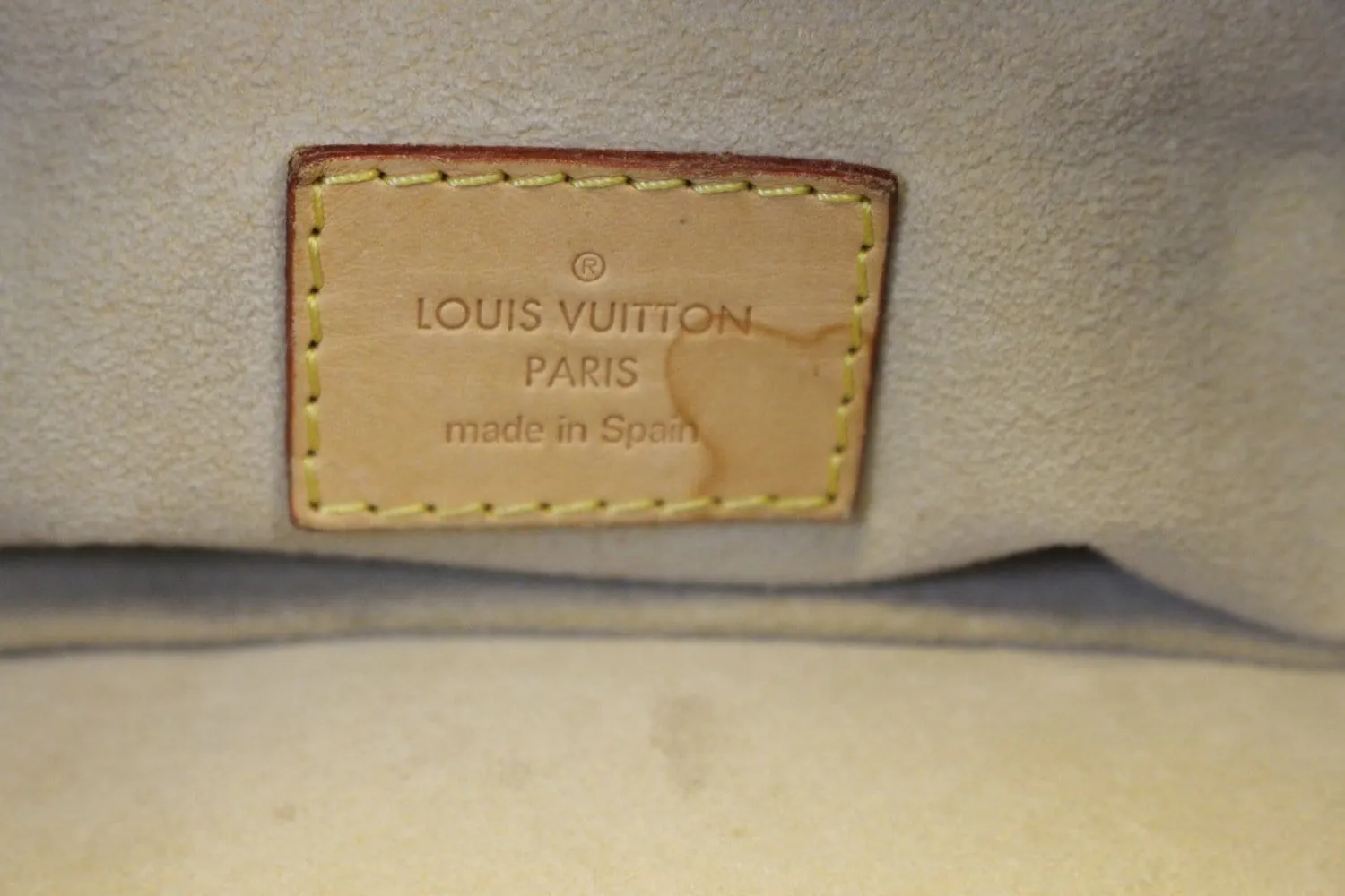 LOUIS VUITTON Artsy MM Monogram Canvas Hobo Shoulder Bag