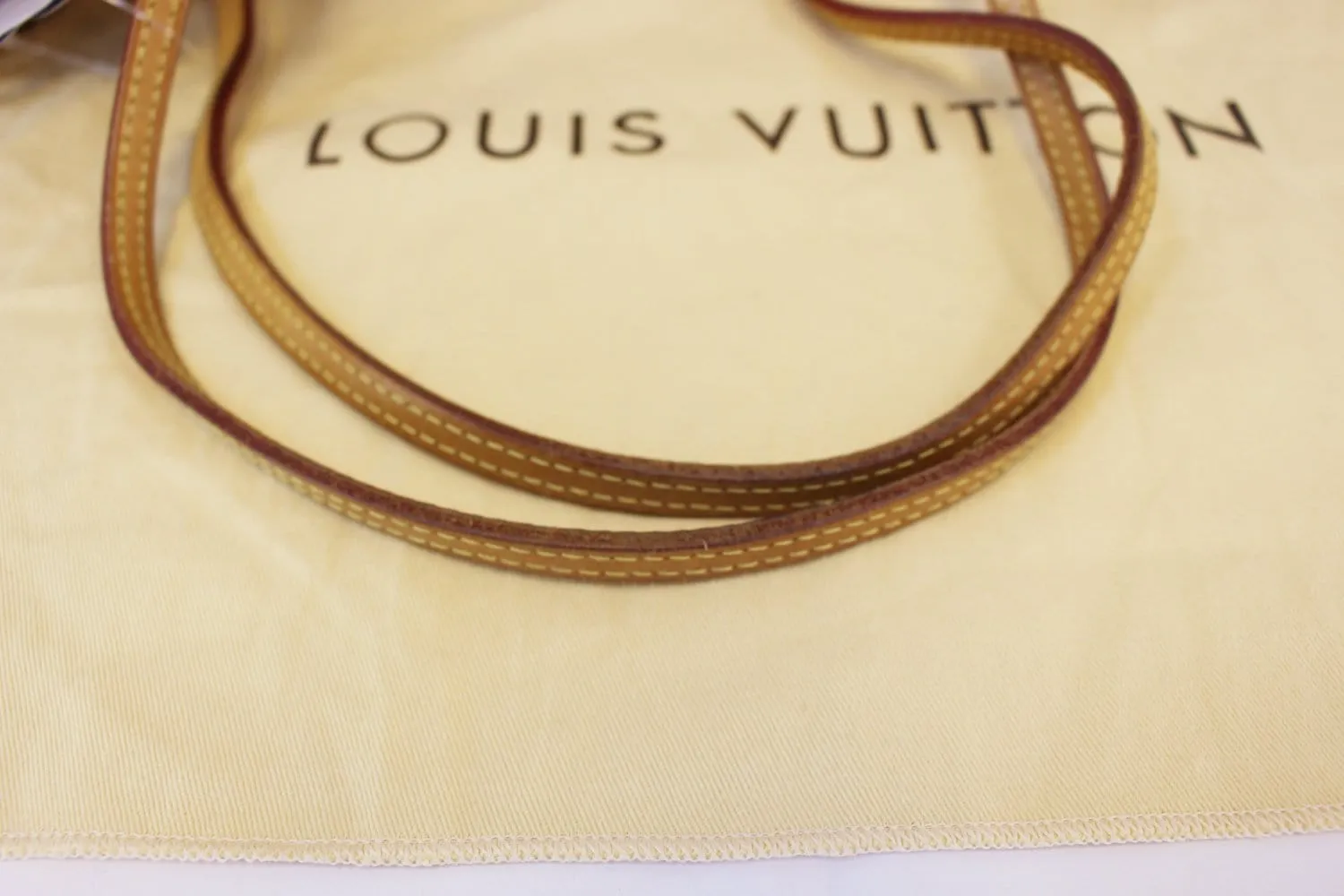 LOUIS VUITTON Damier Azur White Neverfull MM Tote Bag