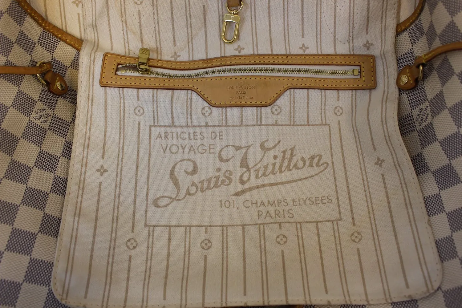 LOUIS VUITTON Damier Azur White Neverfull MM Tote Bag