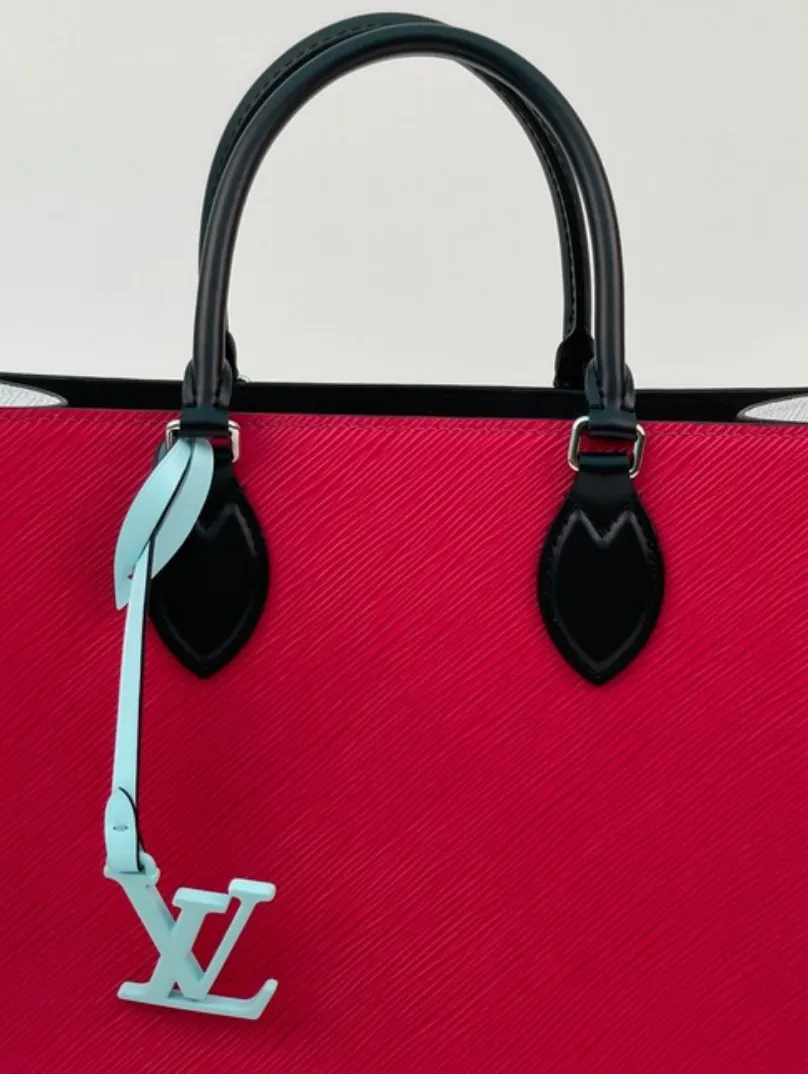 Louis Vuitton Epi Leather Onthego MM in Grenade White