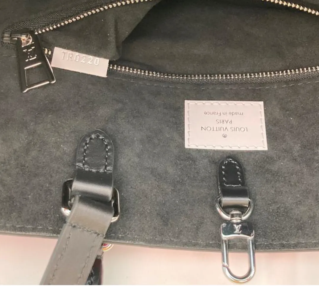 Louis Vuitton Epi Leather Onthego MM in Grenade White