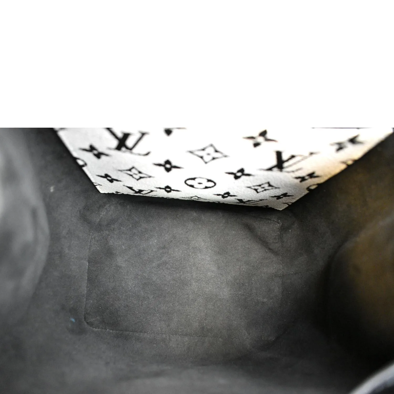LOUIS VUITTON Hot Springs Monogram Vernis Leather Backpack Black/White