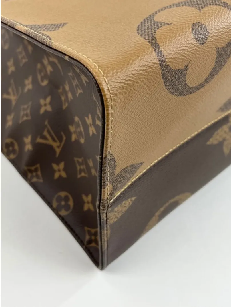 Louis Vuitton Limited Edition Giant Monogram Reverse Onthego GM