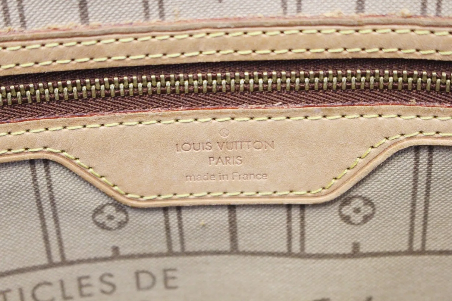 LOUIS VUITTON Monogram Canvas Neverfull MM Tote Shoulder Bag
