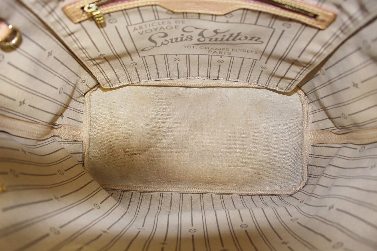 LOUIS VUITTON Monogram Canvas Neverfull MM Tote Shoulder Bag