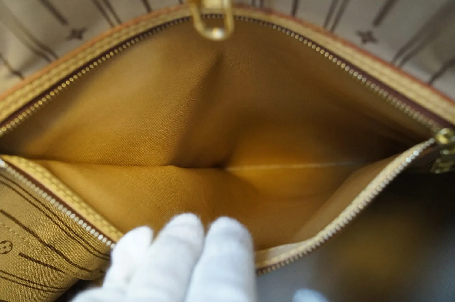 LOUIS VUITTON Vuitton Monogram Neverfull GM Shoulder Bag