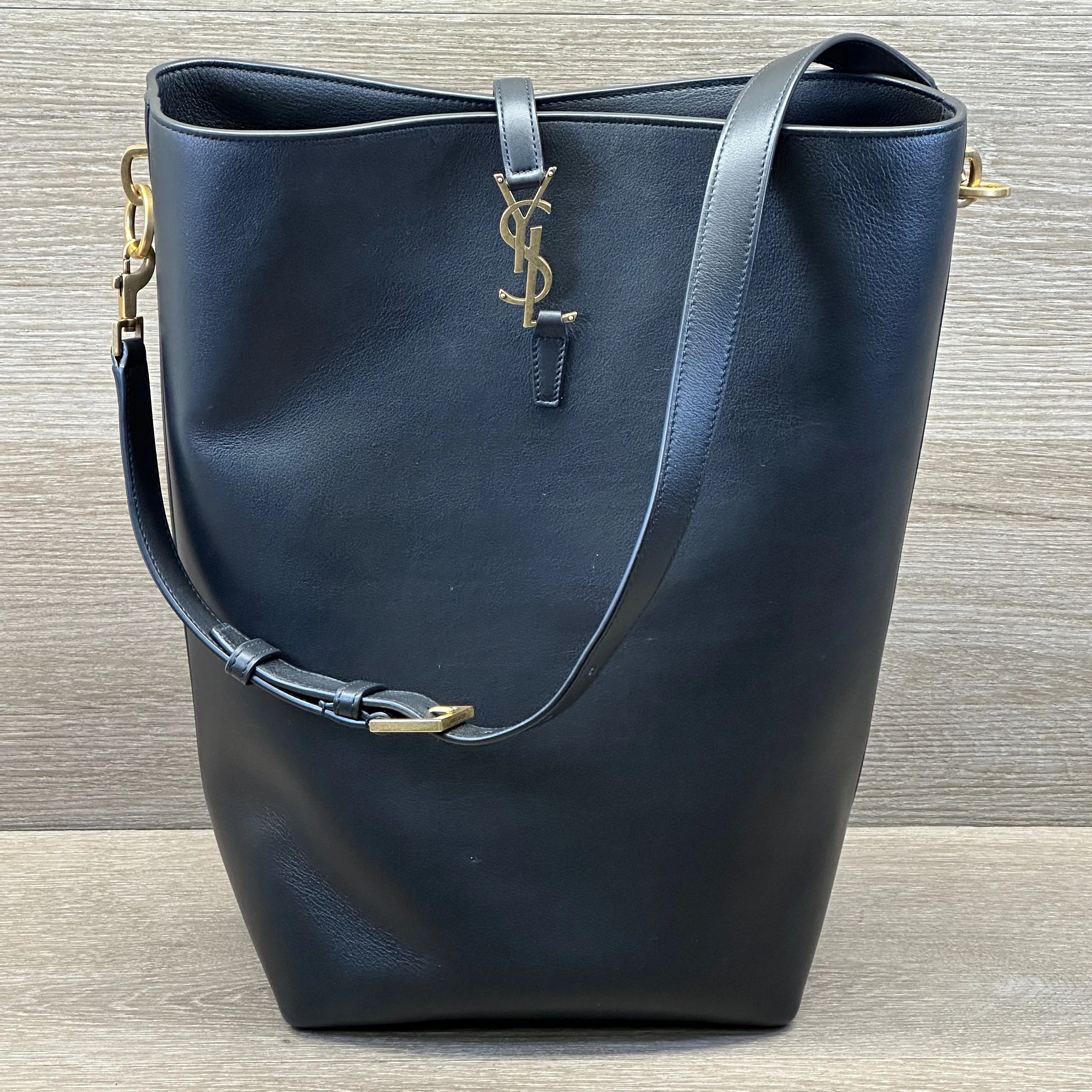 Saint Lauren Le 37 Long Bag, Grained Leather - Black