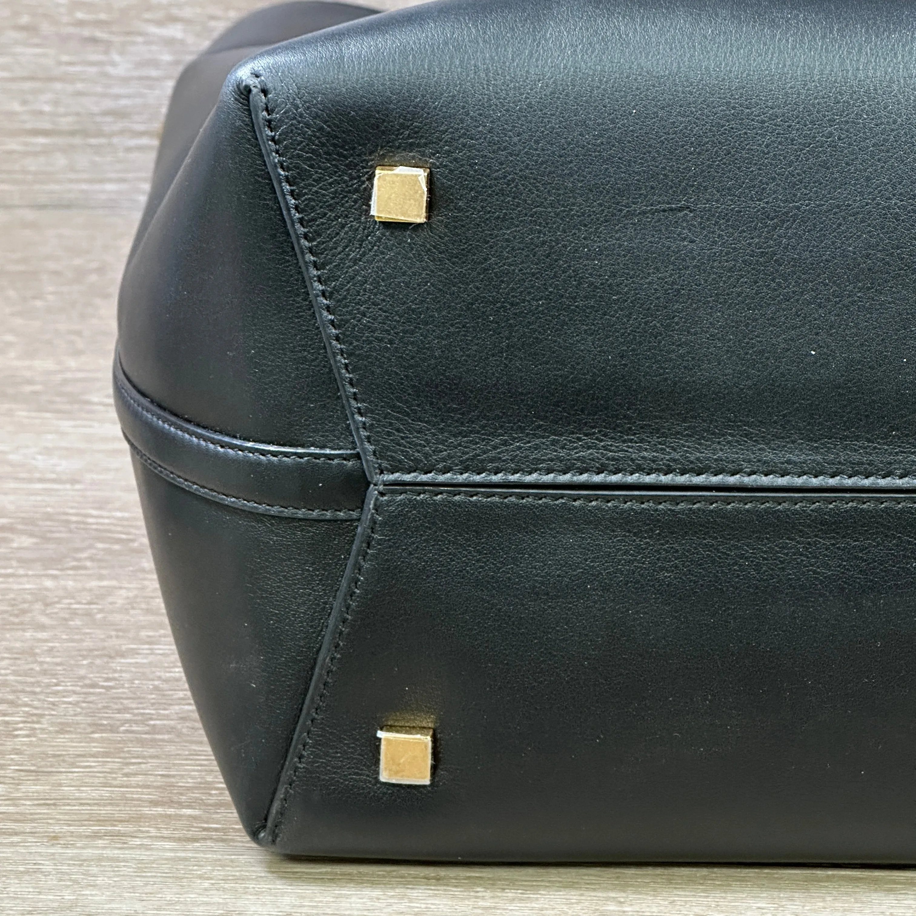 Saint Lauren Le 37 Long Bag, Grained Leather - Black