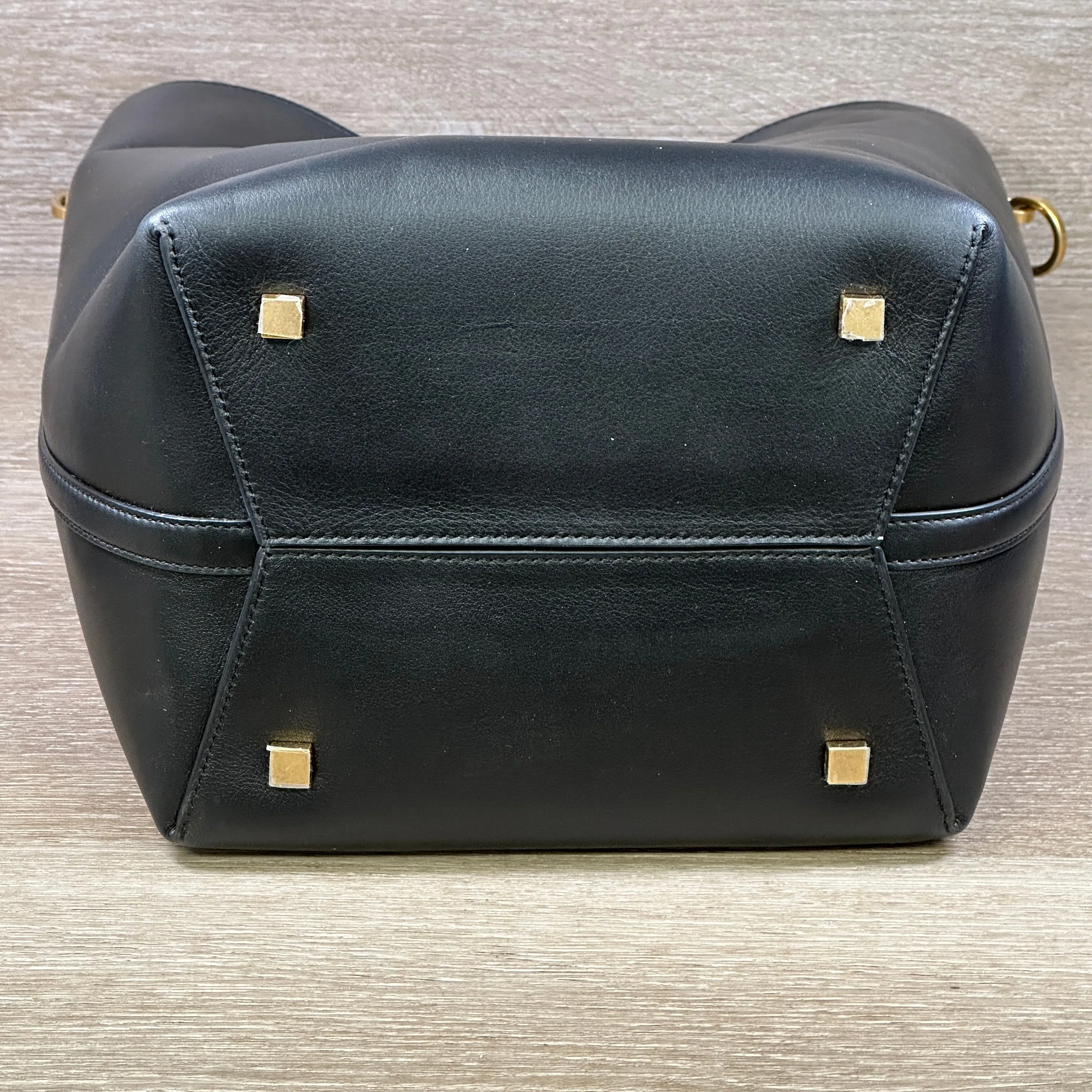 Saint Lauren Le 37 Long Bag, Grained Leather - Black