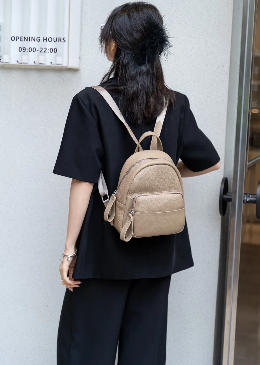 Women's First Layer Cowhide Leather For Simple Backpacks