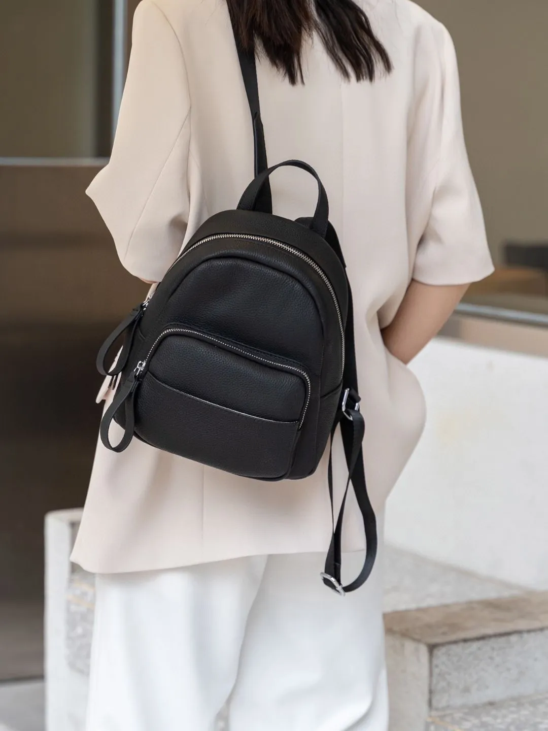 Women's First Layer Cowhide Leather For Simple Backpacks